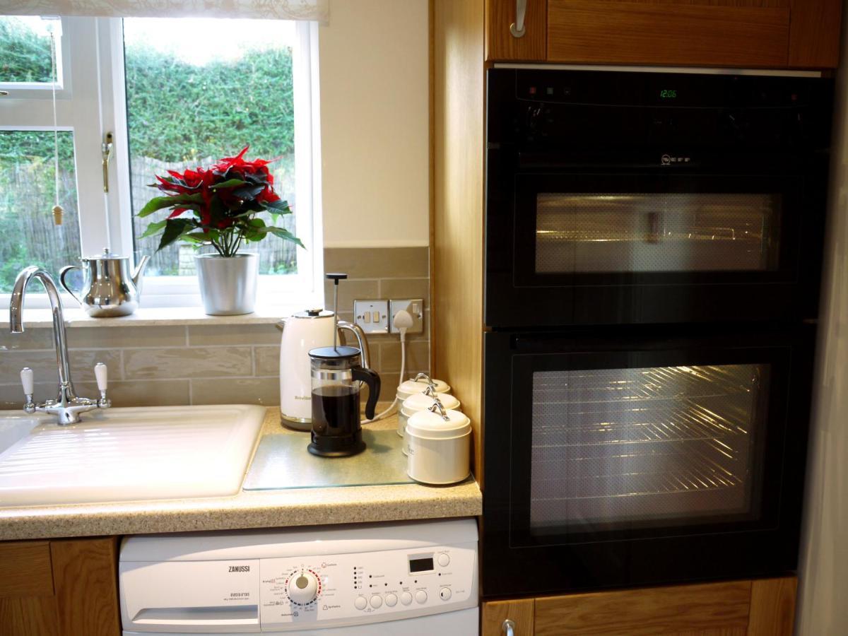 Cosy Stone Cottage, The Bungalow Perrotts Brook Cirencester Esterno foto