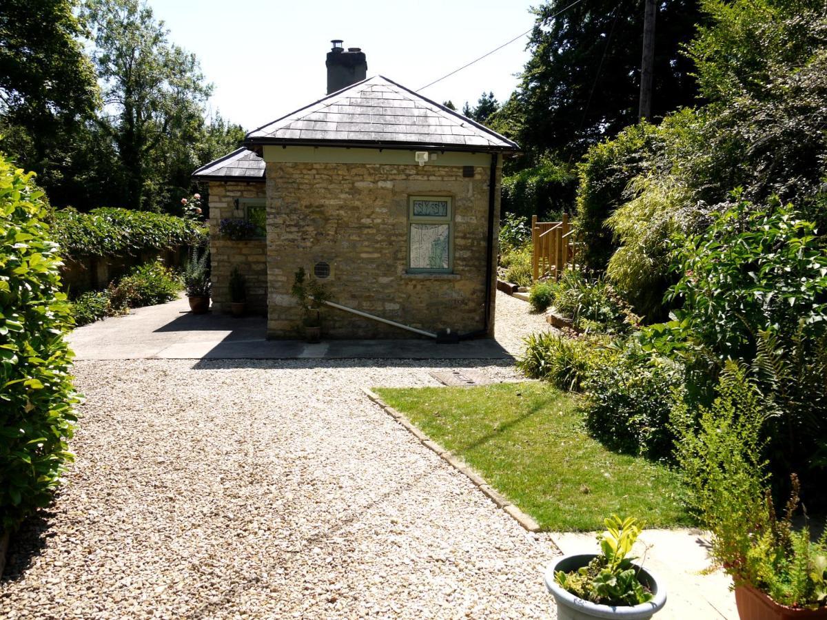 Cosy Stone Cottage, The Bungalow Perrotts Brook Cirencester Esterno foto
