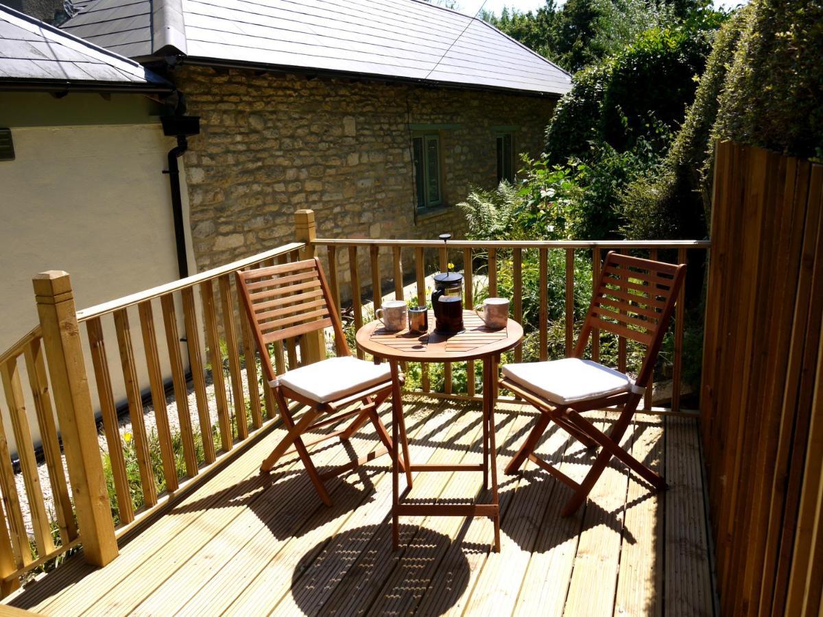 Cosy Stone Cottage, The Bungalow Perrotts Brook Cirencester Esterno foto