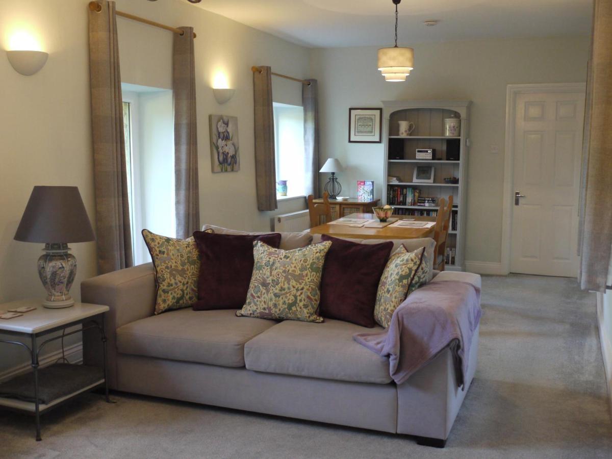 Cosy Stone Cottage, The Bungalow Perrotts Brook Cirencester Esterno foto